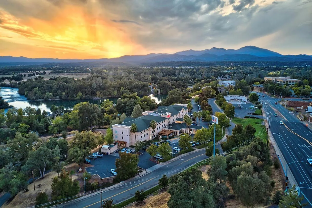 5 Hilton Garden Inn Hotels in California That Stand Out