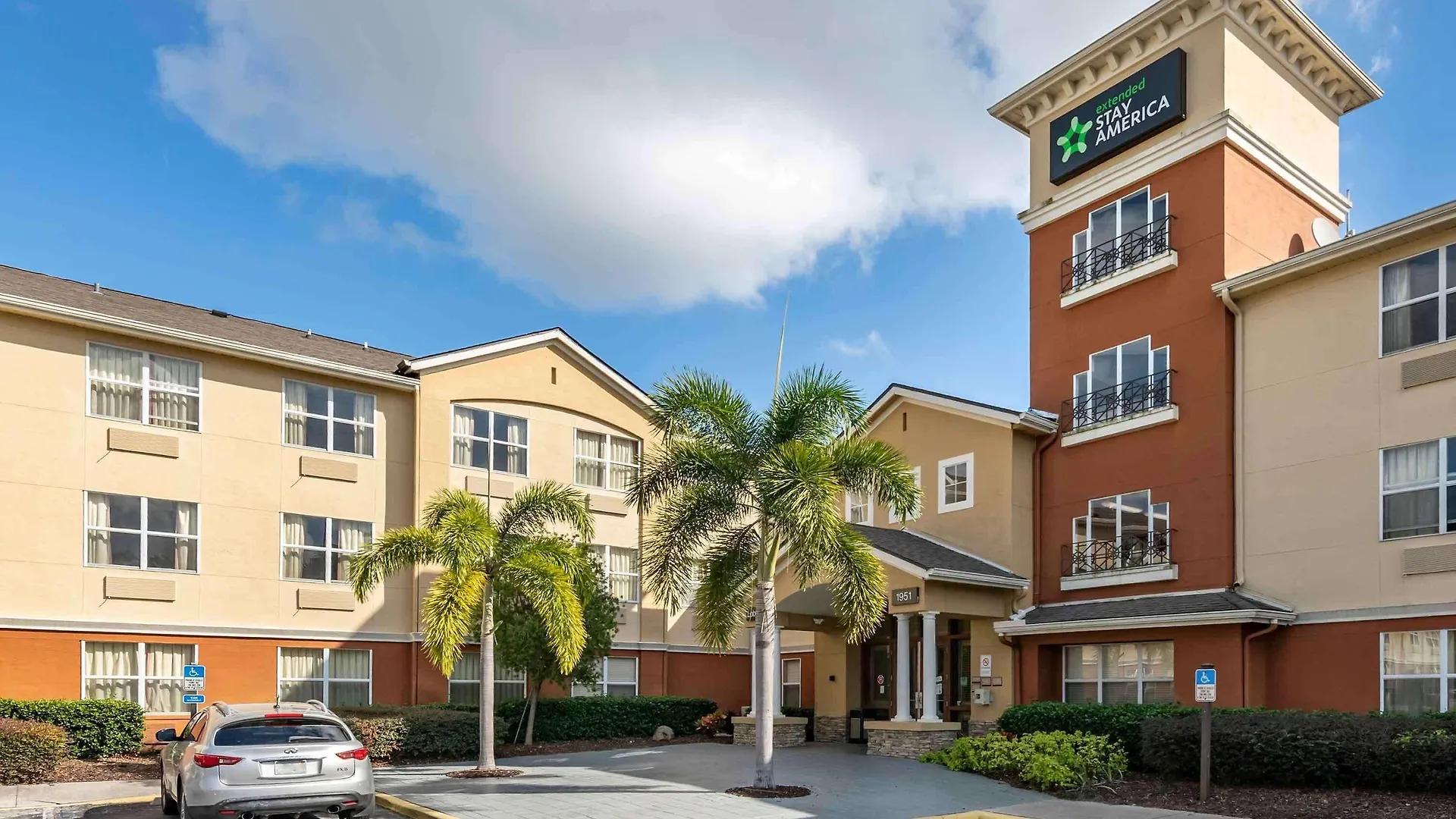 Where to Stay Near Maitland Community Park: 3 Golf Hotels